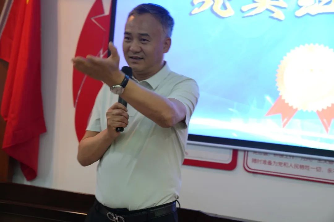 欧帆铝材董事长何贤辉